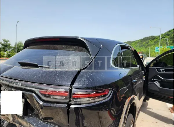 Photo 2 of 50: 2021 Porsche Cayenne — Korean insurance auction