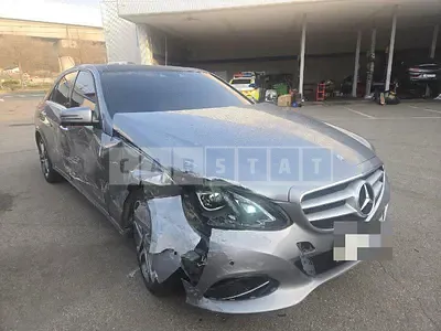 Photo 1 of 4: 2015 Mercedes-Benz E250 BlueTec 4Matic — Korean insurance auction