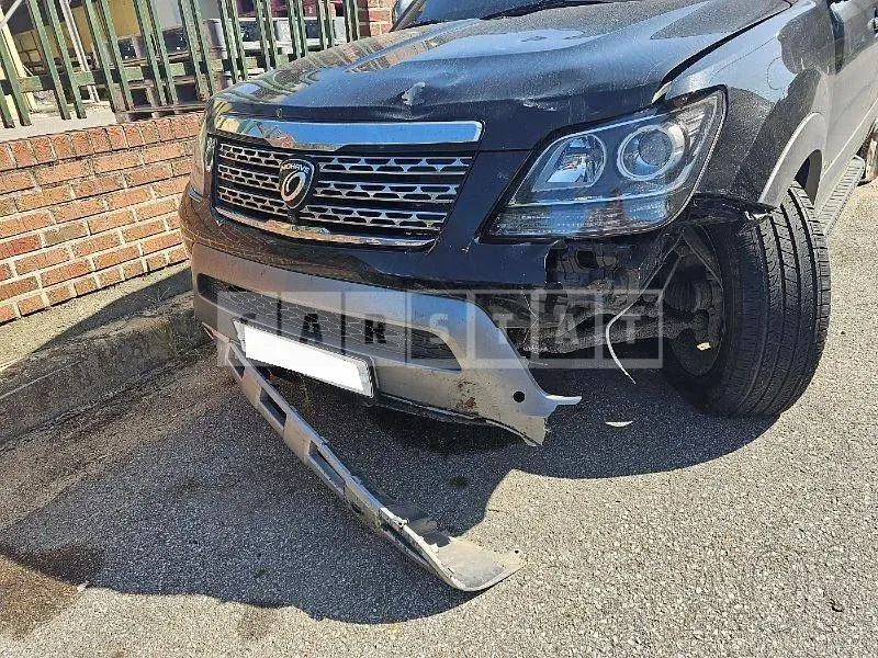 Photo 2 of 17: 2018 Kia Mojave, VIN KNAKN814DJA182600 — Korean insurance auction