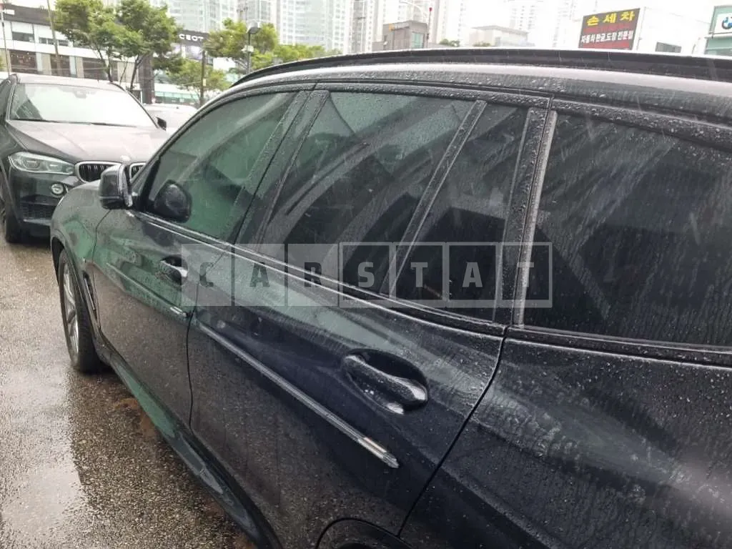 Photo 2 of 34: 2021 BMW X3 xDrive 20d, VIN WBAUZ3103M9E67616 — Korean insurance auction