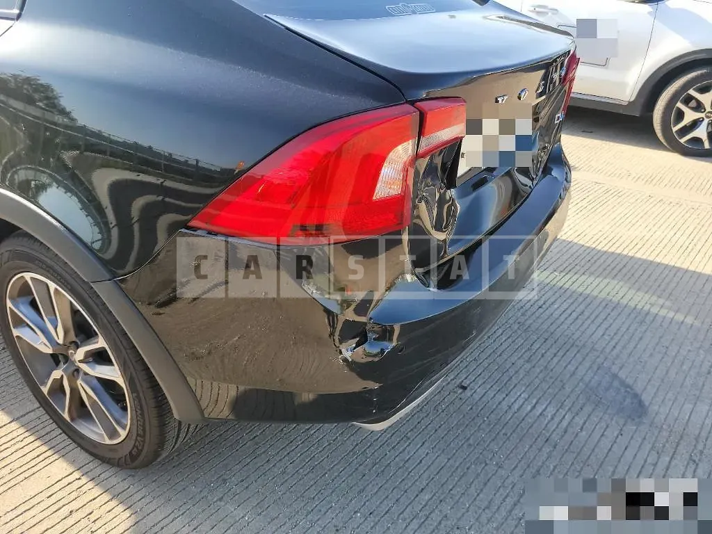 Photo 2 of 13: 2016 Volvo S60CCD4 — Korean insurance auction