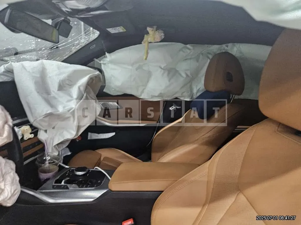 Photo 2 of 13: 2023 BMW 320i — Korean insurance auction