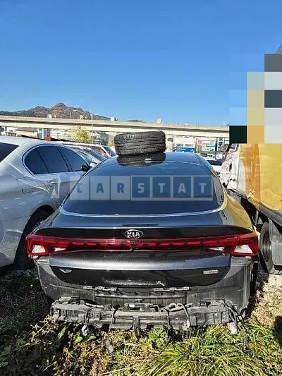 Photo 1 of 18: 2020 Kia K5 — Korean insurance auction