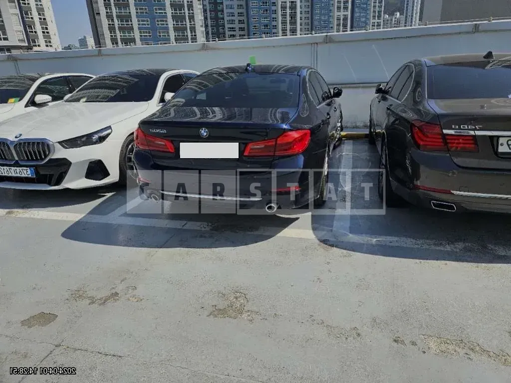 Photo 2 of 9: 2020 BMW 520d Luxury, VIN WBAJF310XLWW54506 — Korean insurance auction