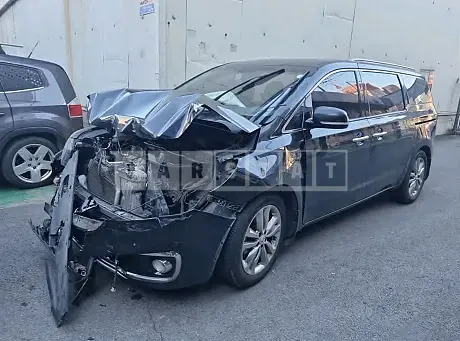 Photo 2 of 11: 2018 Kia Carnival, VIN KNAMC81ABJS359432 — Korean insurance auction