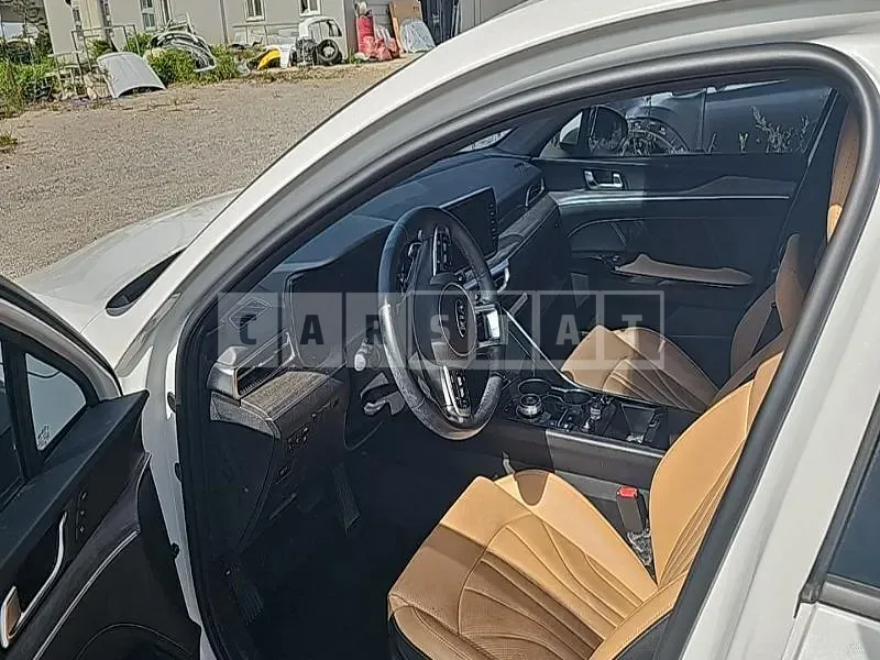 Photo 2 of 10: 2021 Kia K5 — Korean insurance auction