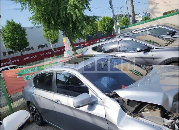 Photo 2 of 21: 2017 Honda Accord 2.4 — Korean insurance auction