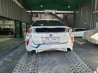 Photo 1 of 11: 2017 Toyota Prius, VIN JTDKBRFU9H3552365 — Korean insurance auction