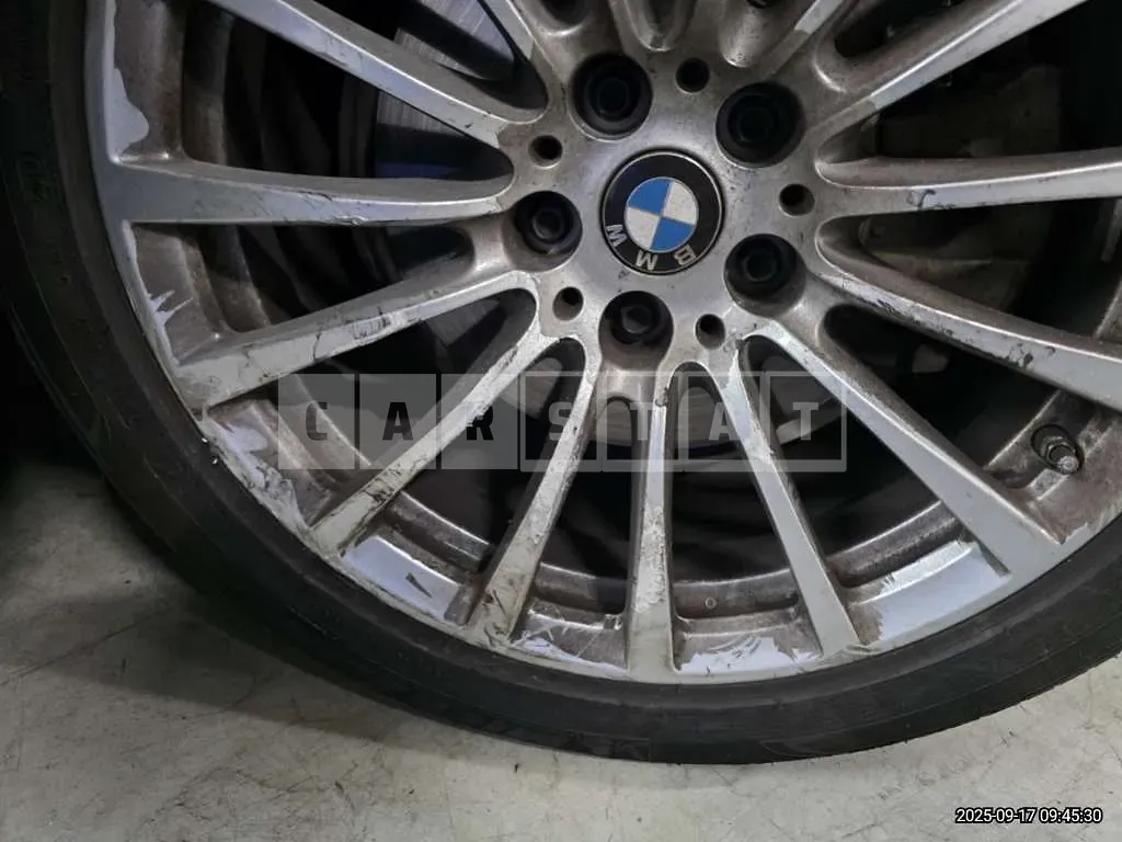 Photo 2 of 16: 2020 BMW 520i Luxury — Korean insurance auction