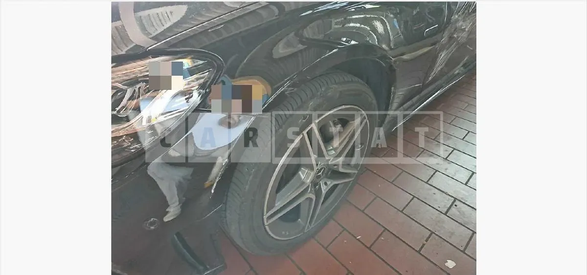 Photo 2 of 74: 2020 Mercedes-Benz C300 e 4Matic, VIN W1KWF5EB0LR602516 — Korean insurance auction