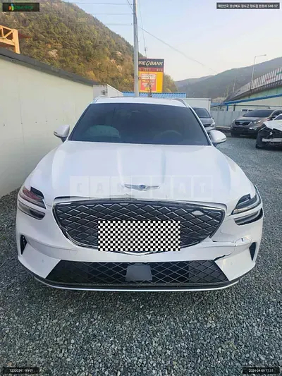 Photo 1 of 32: 2022 Genesis GV70, VIN KMTMA811PNU005251 — Korean insurance auction