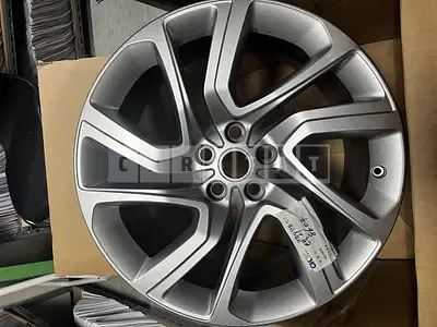 Photo 1 of 1: 2019 Land Rover Wheel Range Rover Sport SDV6 Wheel, VIN SALWA2BK1KA829456 — Korean insurance auction