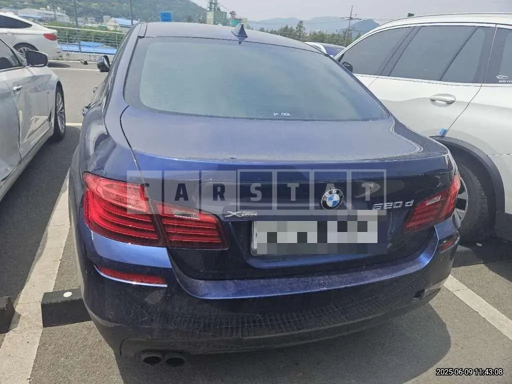 Photo 2 of 11: 2016 BMW 520d xDrive — Korean insurance auction
