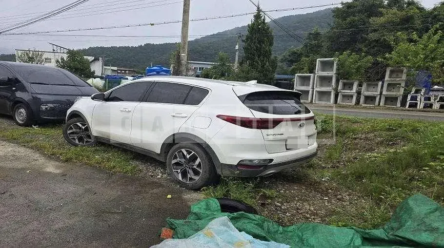 Photo 2 of 15: 2018 Kia Sportage — Korean insurance auction