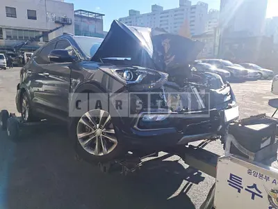 Photo 1 of 5: 2016 Hyundai Santa Fe, VIN KMHSW81UBGU697109 — Korean insurance auction