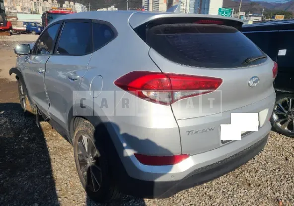 Photo 2 of 10: 2016 Hyundai Tucson, VIN KMHJ2815GGU199220 — Korean insurance auction