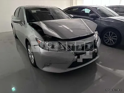 Photo 1 of 10: 2015 Lexus ES300h — Korean insurance auction