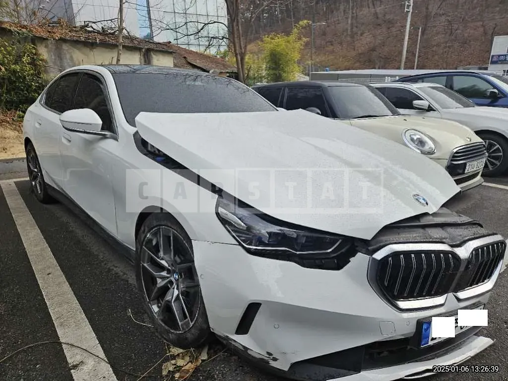 Photo 2 of 9: 2024 BMW 523d — Korean insurance auction