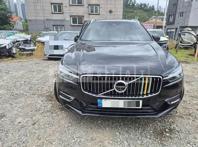 Photo 1 of 18: 2021 Volvo XC60T8 AWD — Korean insurance auction