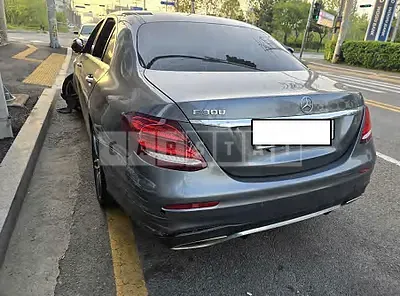 Photo 1 of 12: 2019 Mercedes-Benz E300 — Korean insurance auction