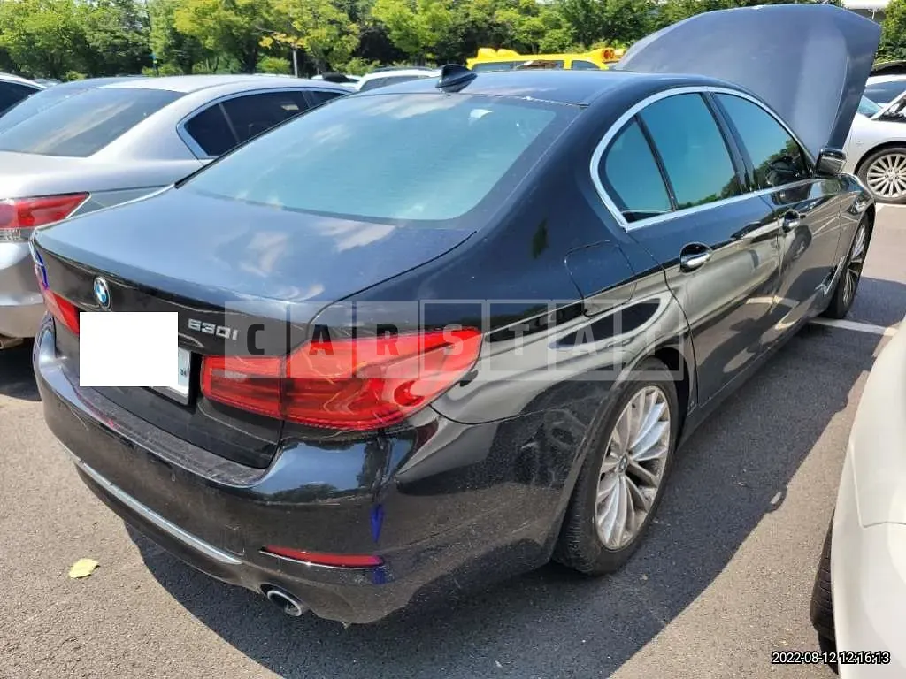 Photo 2 of 11: 2018 BMW 530i xDrive, VIN WBAJD9109JWC83511 — Korean insurance auction