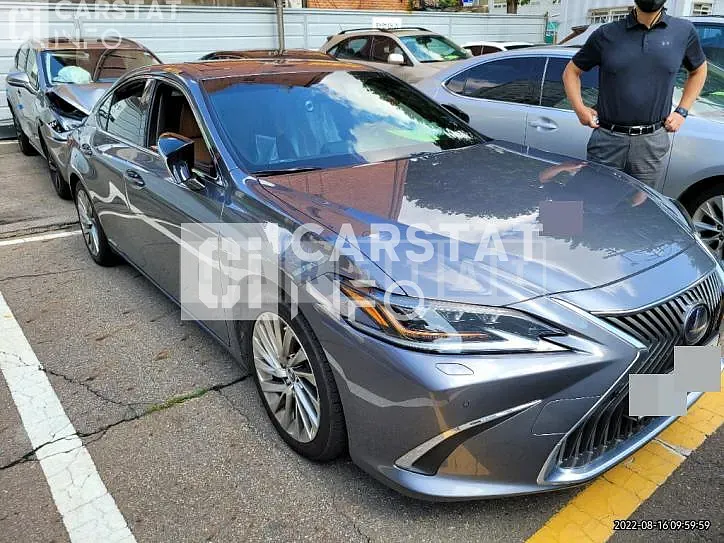 Photo 2 of 8: 2019 Lexus ES300h, VIN JTHB21B17K2031900 — Korean insurance auction