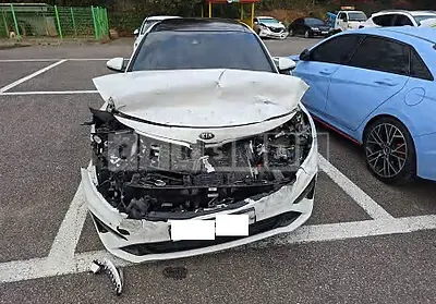 Photo 1 of 14: 2019 Kia K5 — Korean insurance auction