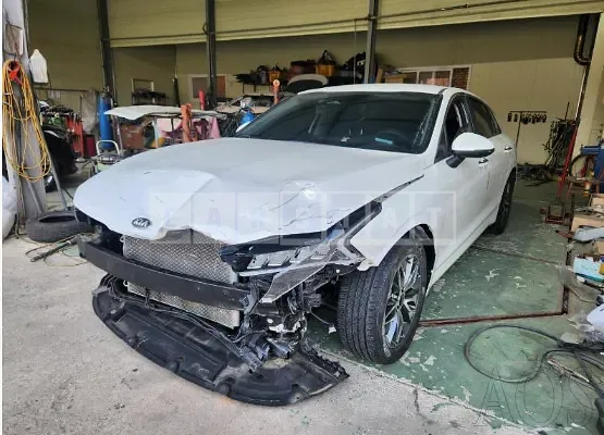 Photo 2 of 11: 2020 Kia K5 2.0, VIN KNAG241ABLA003876 — Korean insurance auction