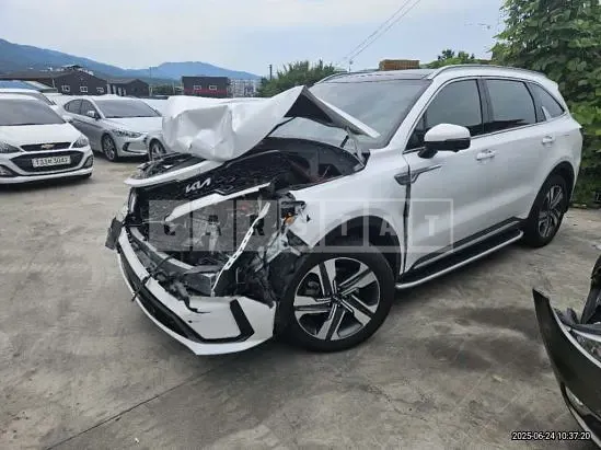 Photo 2 of 16: 2023 Kia Sorento — Korean insurance auction