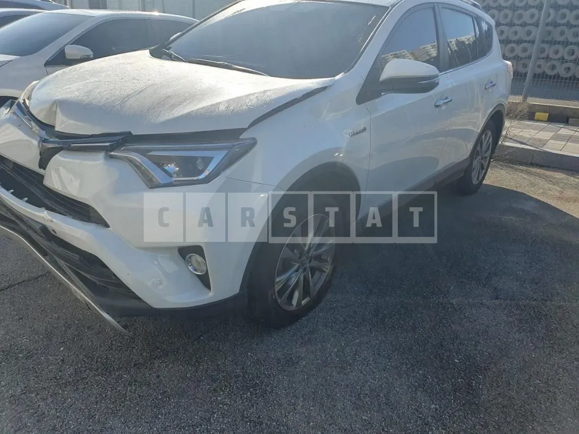 Photo 2 of 31: 2018 Toyota RAV4 Hybrid, VIN JTMDJREV1JD253846 — Korean insurance auction