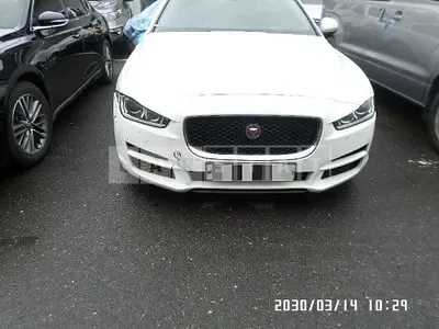 Photo 1 of 10: 2016 Jaguar XE 2.0d — Korean insurance auction