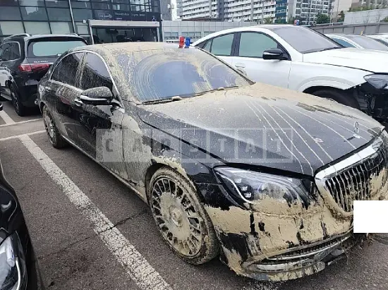 Photo 2 of 50: 2018 Mercedes-Benz S560 4Matic L, VIN WDDUG8GB0JA394796 — Korean insurance auction
