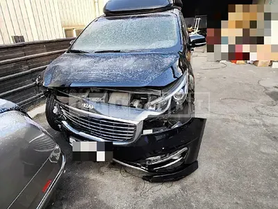 Photo 1 of 29: 2016 Kia Carnival High Limousine, VIN KNAMB81ABHS247691 — Korean insurance auction