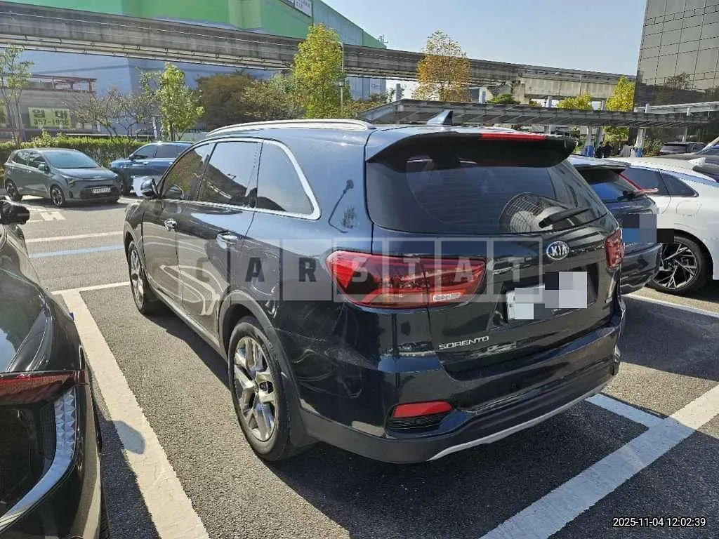 Photo 2 of 14: 2019 Kia Sorento — Korean insurance auction