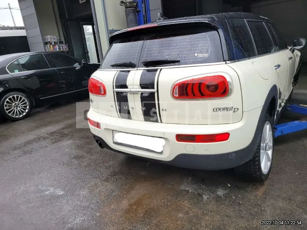 Photo 2 of 21: 2016 MINI Cooper D Clubman, VIN WMWLR9101G2B32849 — Korean insurance auction