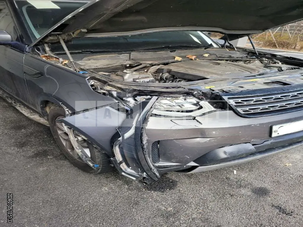 Photo 2 of 13: 2019 Land Rover Discovery SD4, VIN SALRA2BN9K2403581 — Korean insurance auction