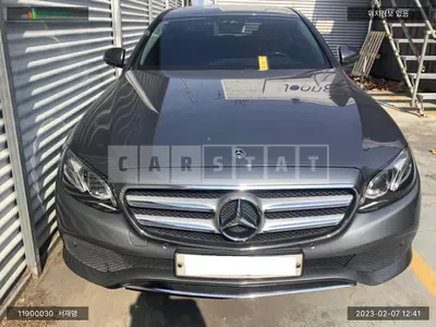 Photo 1 of 13: 2019 Mercedes-Benz E220d, VIN WDDZF0EB5KA692159 — Korean insurance auction
