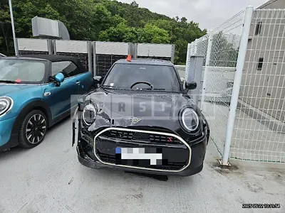Photo 1 of 43: 2025 MINI Cooper S Five-Door — Korean insurance auction