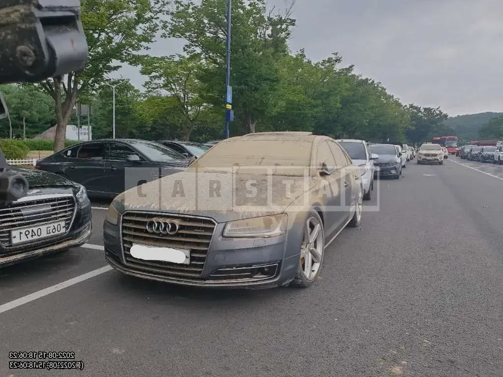 Photo 2 of 9: 2016 Audi A8 50 TDI quattro, VIN WAUZZZ4H4GN004600 — Korean insurance auction