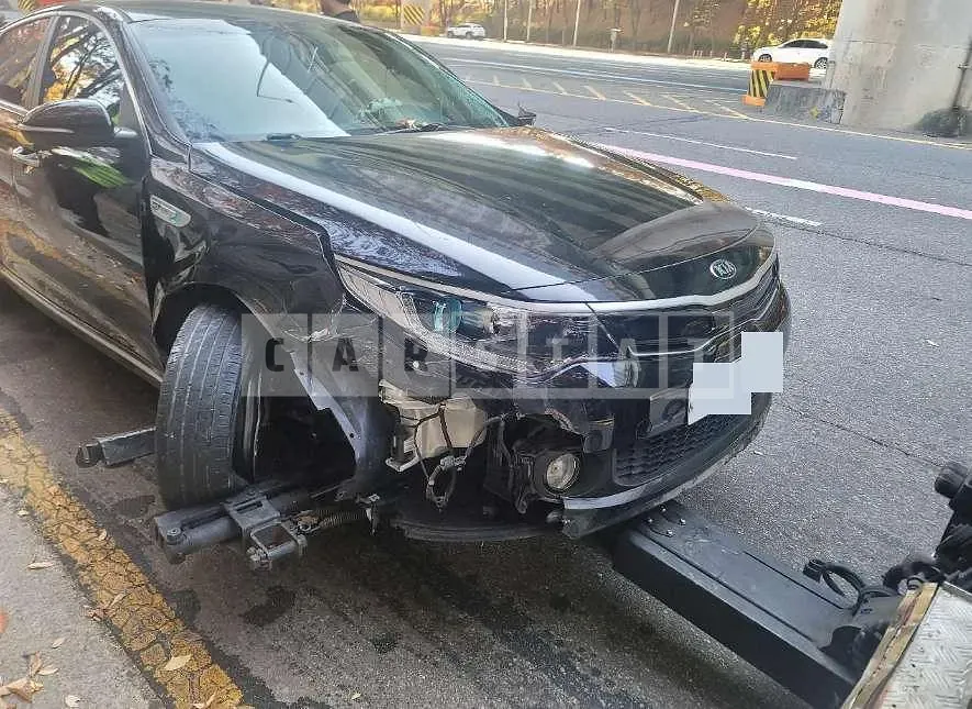 Photo 2 of 16: 2017 Kia K5 Hybrid — Korean insurance auction
