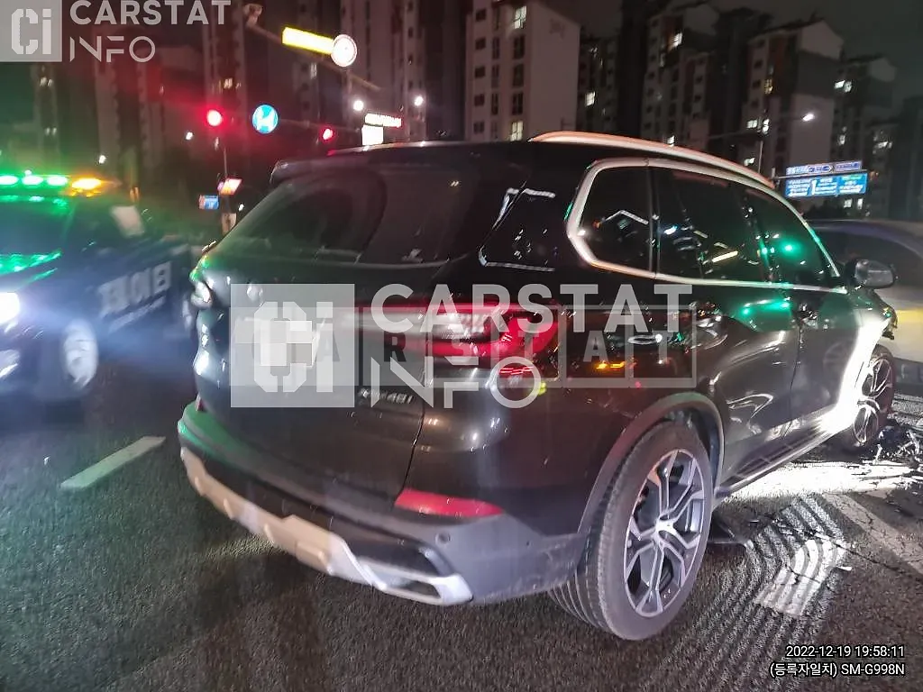 Photo 2 of 4: 2022 BMW X5 xDrive 40i, VIN WBACR6105N9N01521 — Korean insurance auction