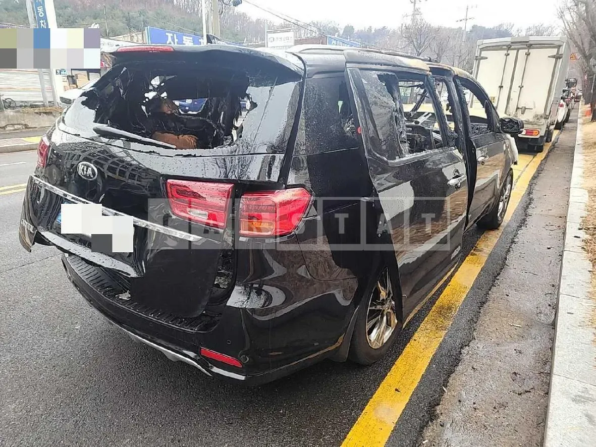 Photo 2 of 8: 2018 Kia Carnivals — Korean insurance auction