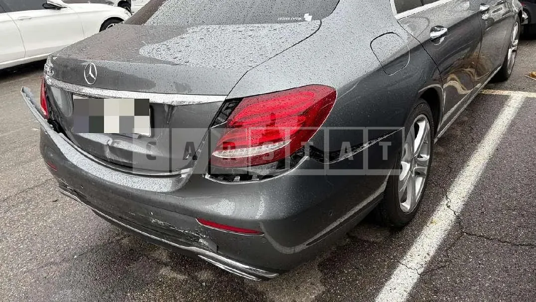 Photo 2 of 19: 2017 Mercedes-Benz E220 d — Korean insurance auction