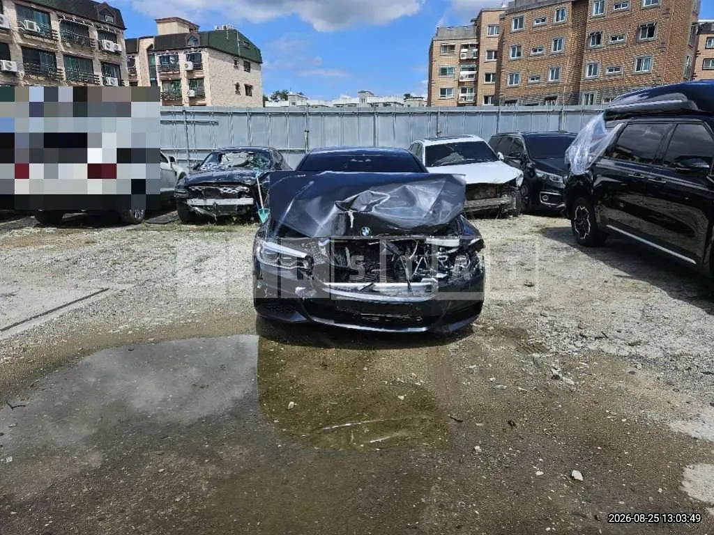 Photo 2 of 44: 2020 BMW 530i xDrive M Sport — Korean insurance auction