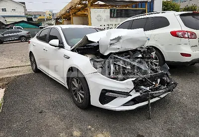 Photo 1 of 5: 2019 Kia K5, VIN KNAGS416BKA334029 — Korean insurance auction