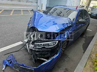 Photo 1 of 14: 2022 BMW 320i — Korean insurance auction