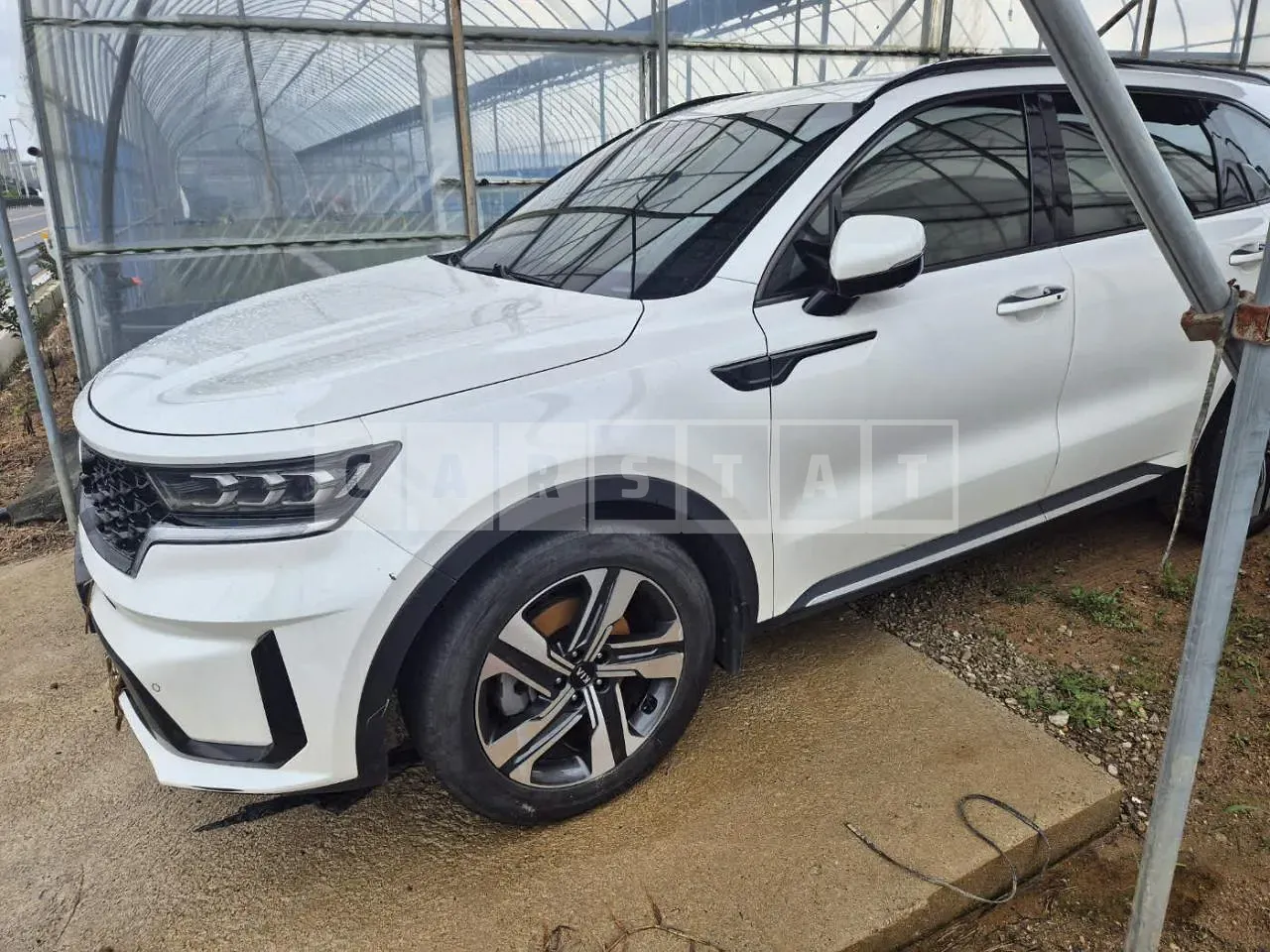 Photo 2 of 13: 2020 Kia Sorento Hybrid, VIN KNARH81GDMA014050 — Korean insurance auction