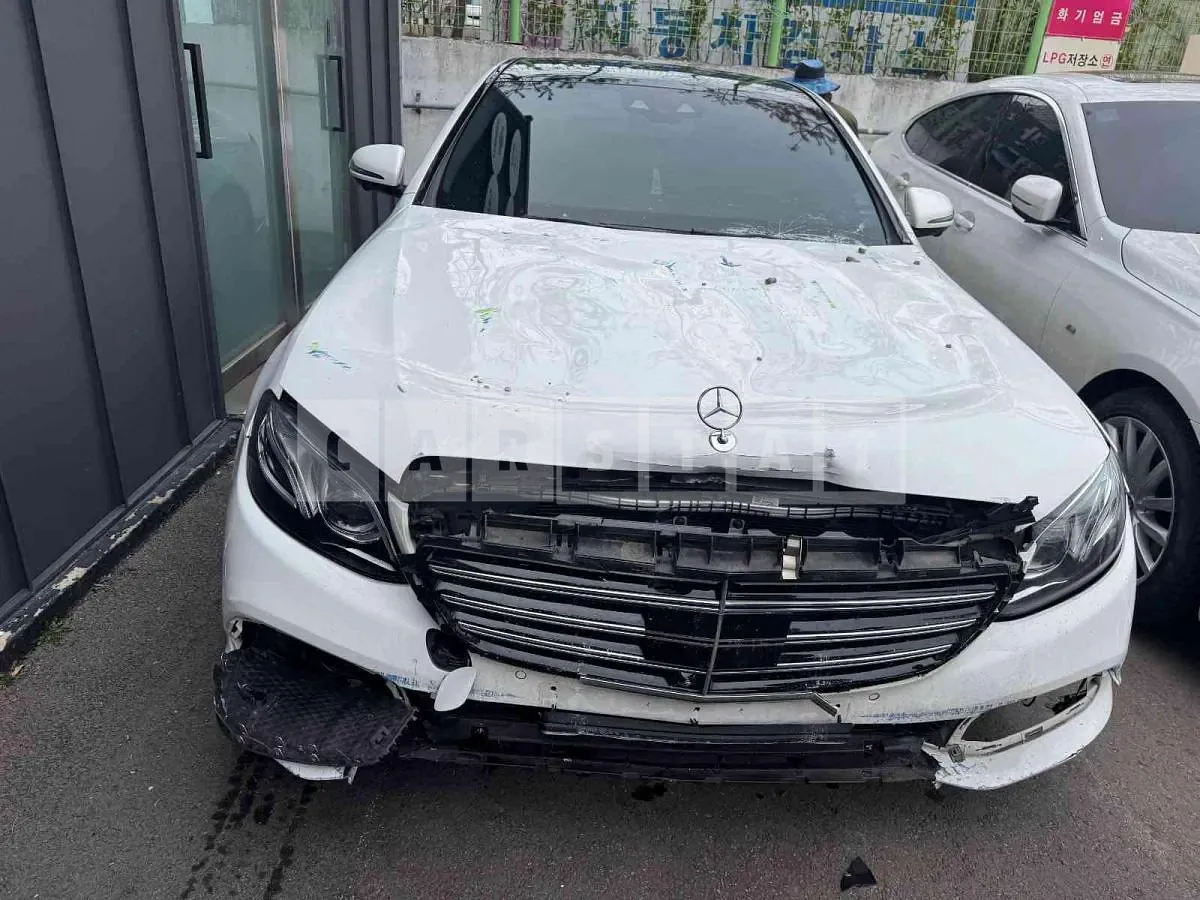 Photo 2 of 27: 2016 Mercedes-Benz E400 4Matic — Korean insurance auction