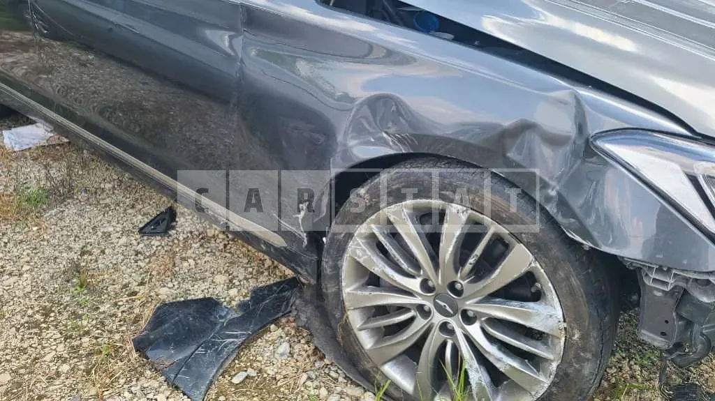 Photo 2 of 9: 2016 Genesis G80 3.3 — Korean insurance auction