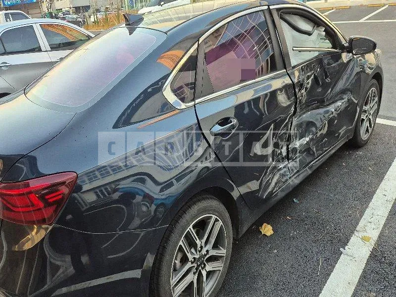 Photo 2 of 7: 2018 Kia K3 1.6 — Korean insurance auction
